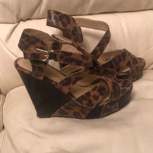 Chinese Laundry Leopard style wedges 7.5 women